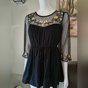 True Destiny Embroidered Black Floral Lace Long Sleeve Dress Small Knee Length